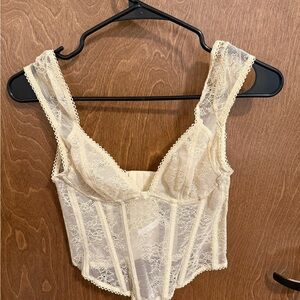 Elegant Lace Corset in Cream